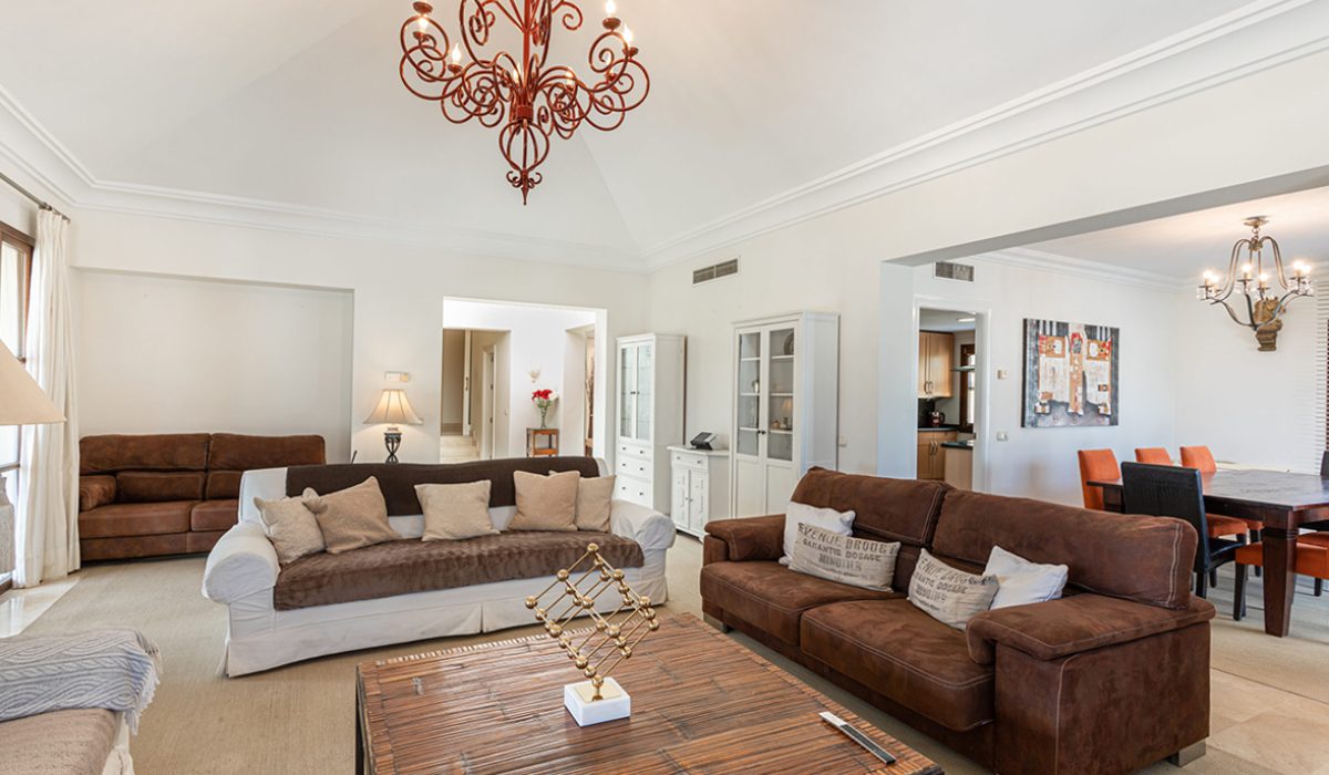 Villa-Nueva-Andalucia-NVOGA-Homes-25-scaled
