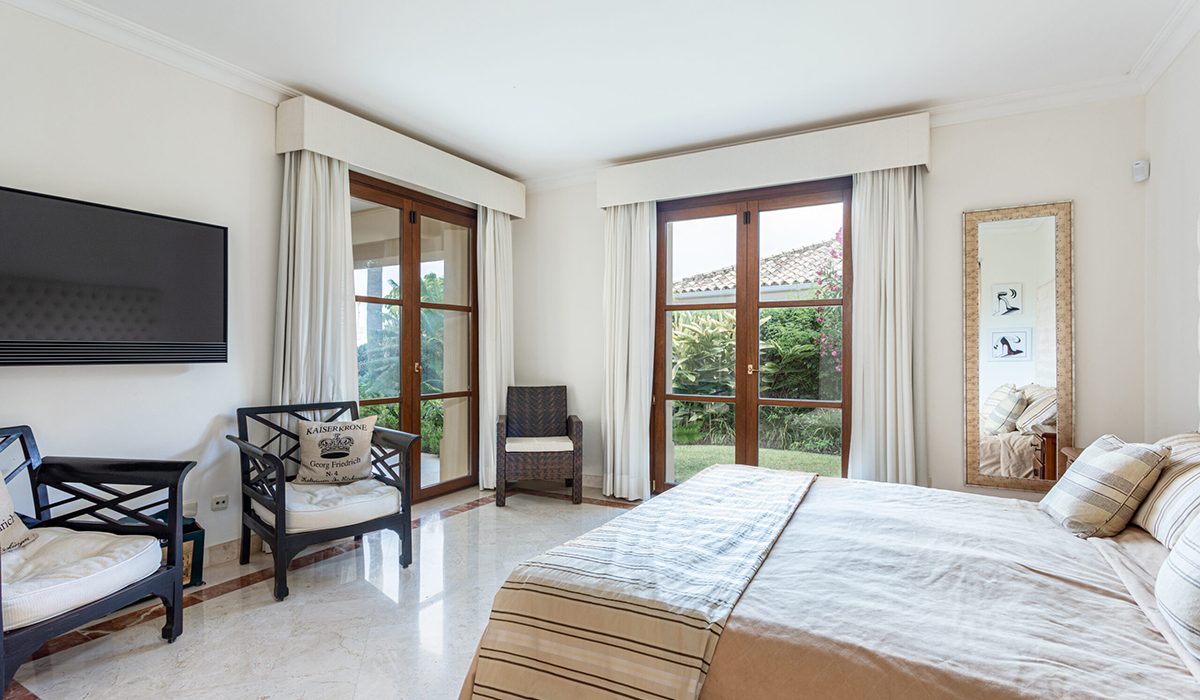 Villa-Nueva-Andalucia-NVOGA-Homes-34-scaled